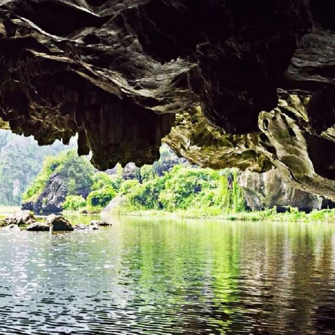 Grottes de Hang Ca, Hang Hai et Hang Ba